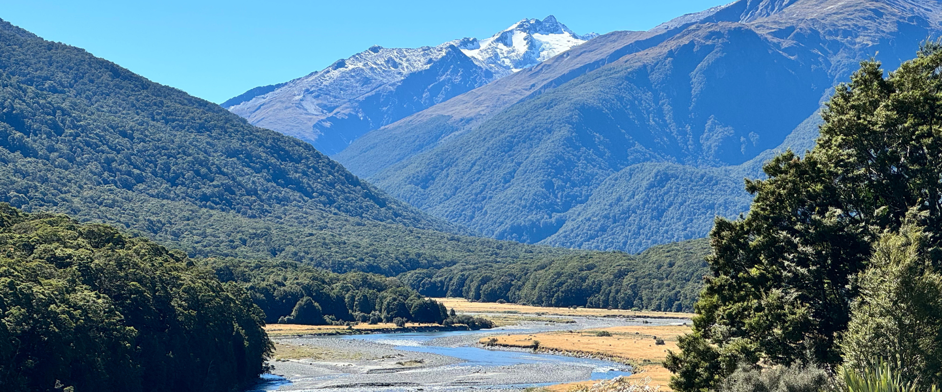 Haast pass view point looking a stream and mountains