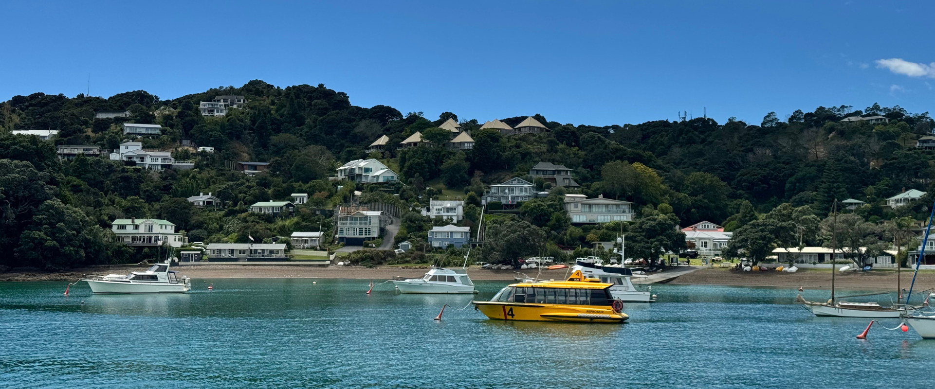 Bay of Islands Russell, view of the town and boats